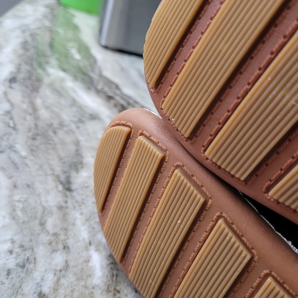 Girls Leather 👞 - Picture 4 of 7